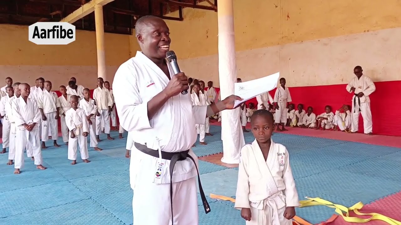 Honnoré umwana muto cane w'i Muzye akina neza karate