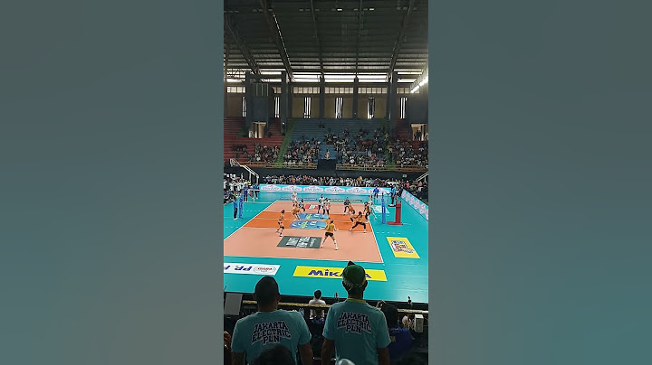 Shella Bernadetha service Popsivo Polwan vs Electric PLN di GOR Kediri #volleyball #volleyballworld