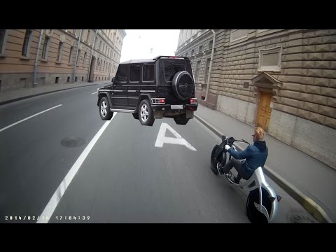 Езда на электрическом велосипеде по городу в нарушение ПДД.