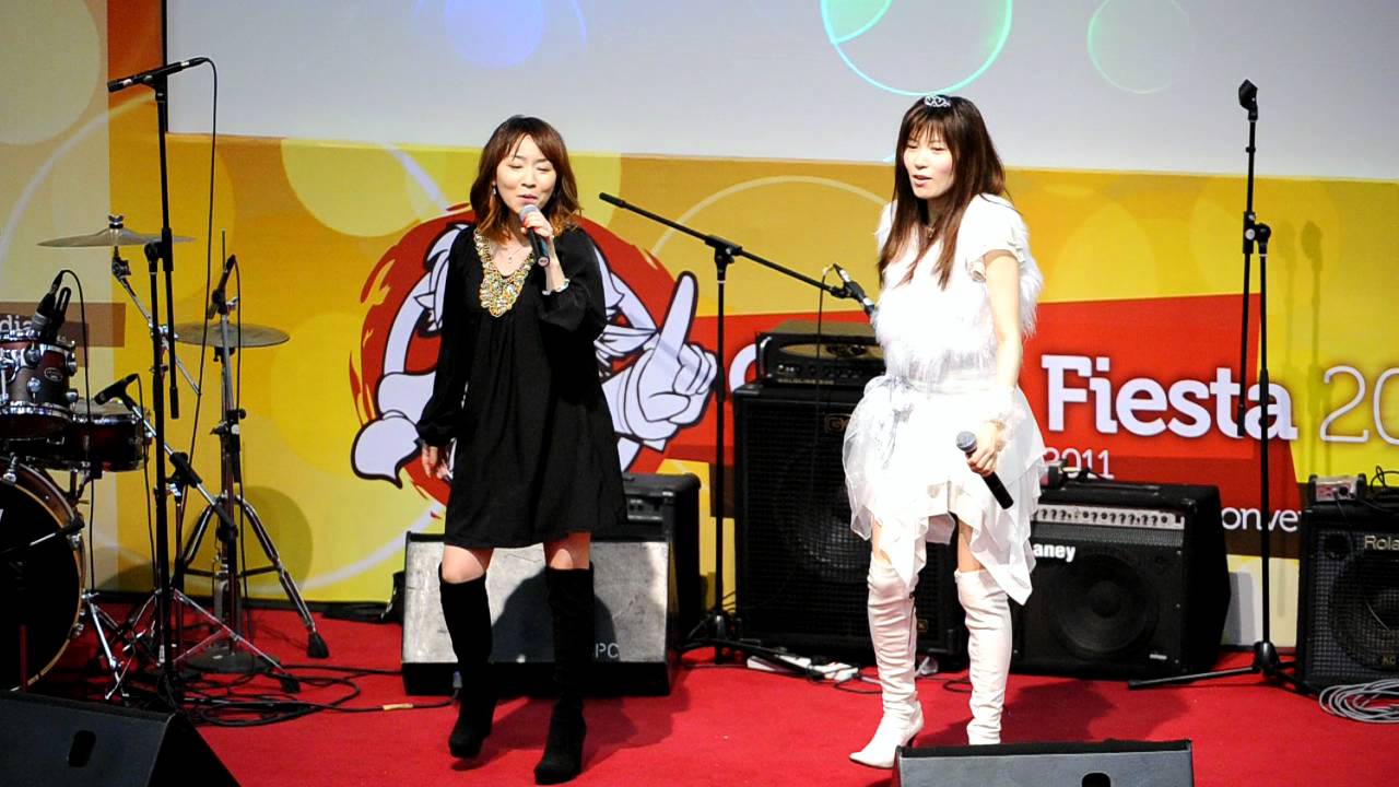 Shimokawa Mikuni & Ceui duet "Sousei no Aquarion"  at Comic Fiesta 2011