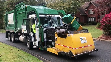 Waste Management: Peterbilt 520 Heil Half/Pack Curotto Can Garbage Truck