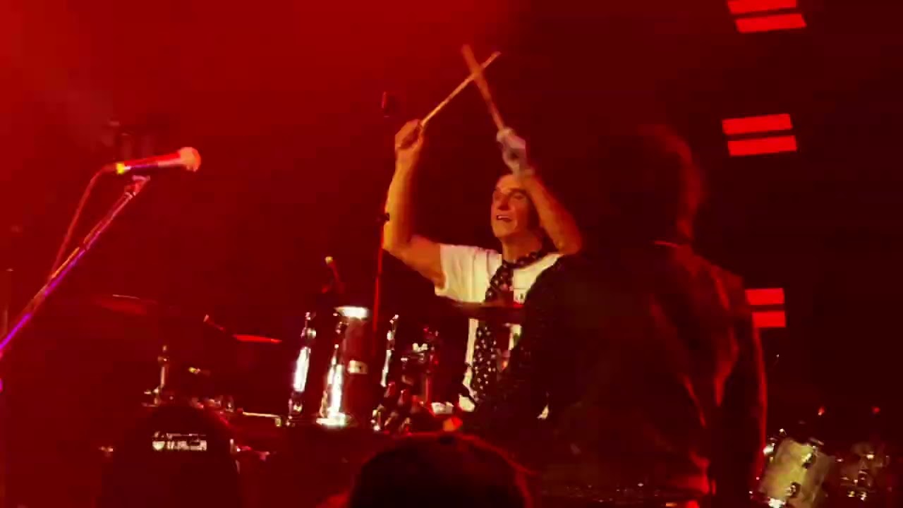 I Fought The Law (short) Mike Skill Group of The Romantics