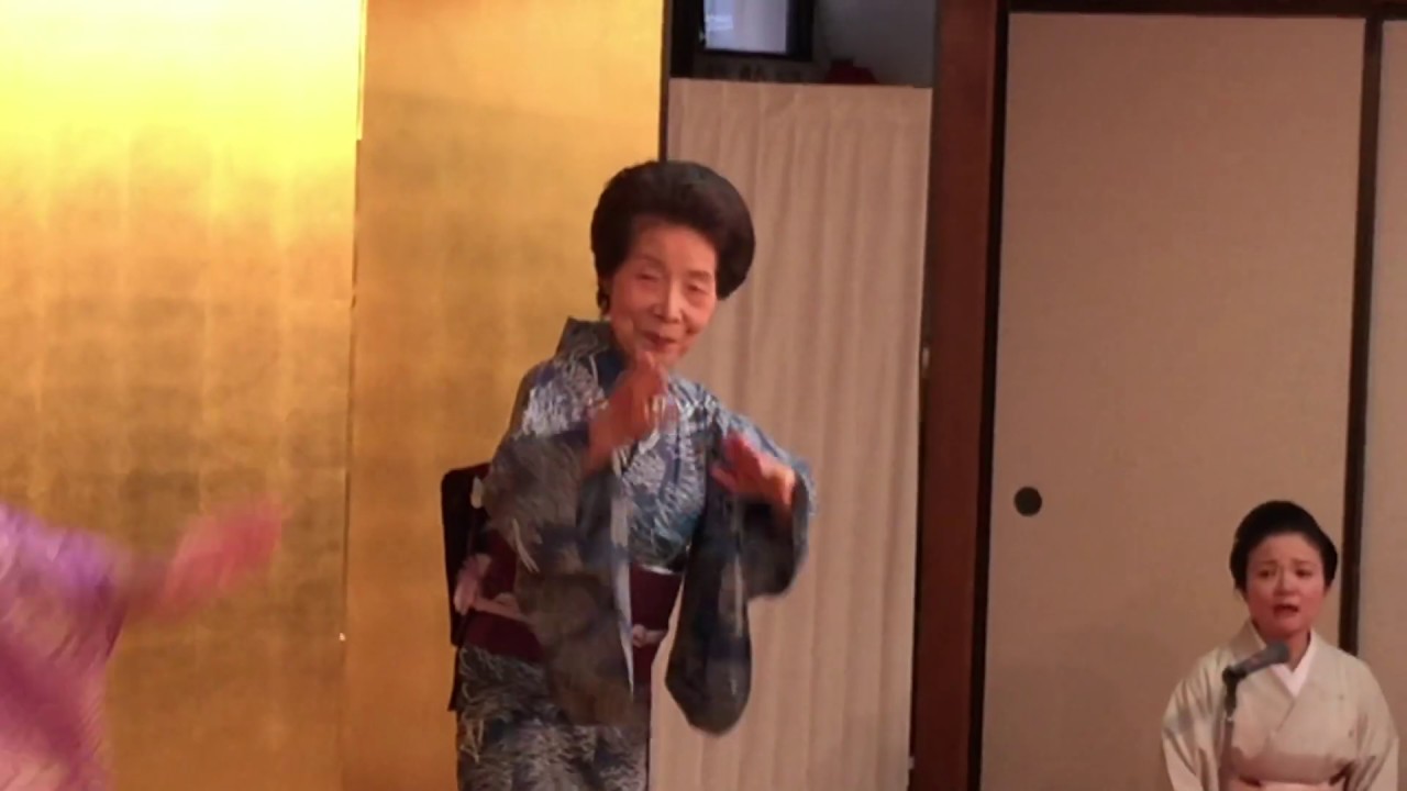 Asakusa Japan 亡くなられた最高齢芸者“浅草ゆう子”さんが奴さんを踊った時の貴重な映像