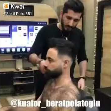 Manusia berbulu lebat