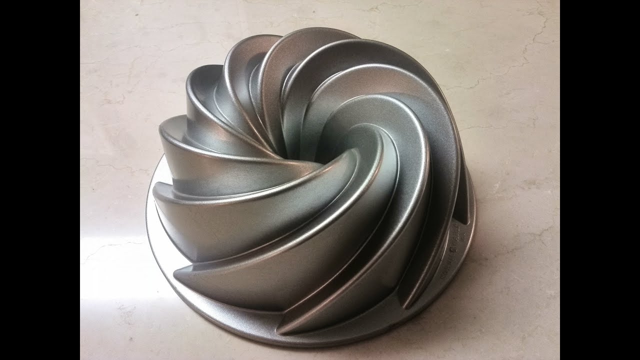 Silver Heritage Bundt® Pan