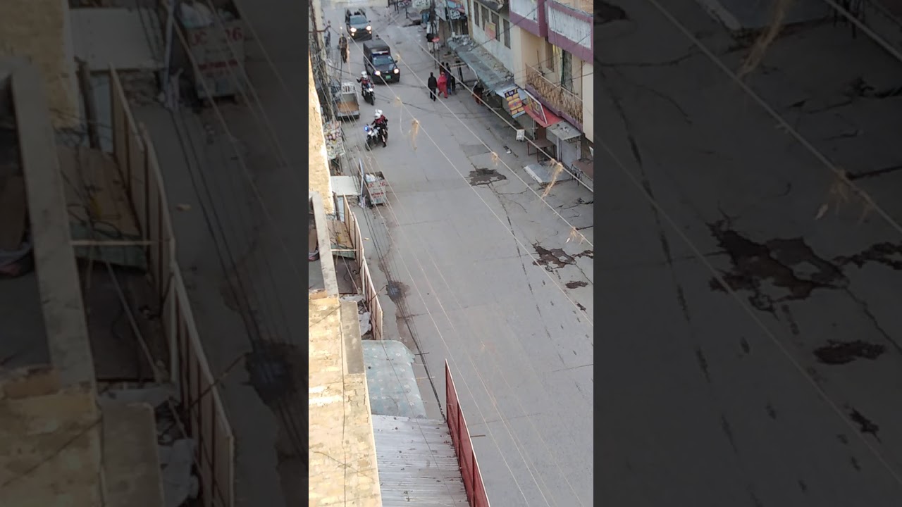 Rawalpindi sadikabad service road seal kr dia gya