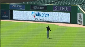 Cameron Maybin makes sliding catch to rob Jonathan Schoop during Tigers intrasquad game