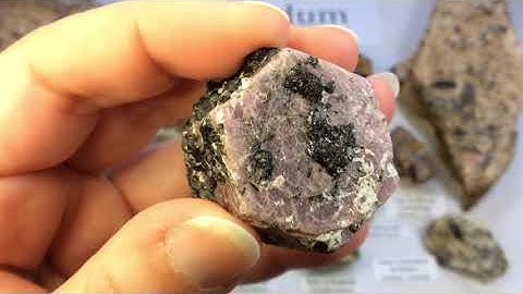 Crystal & Mineral Education: CORUNDUM (Ruby / Sapphire) ♦️🔷