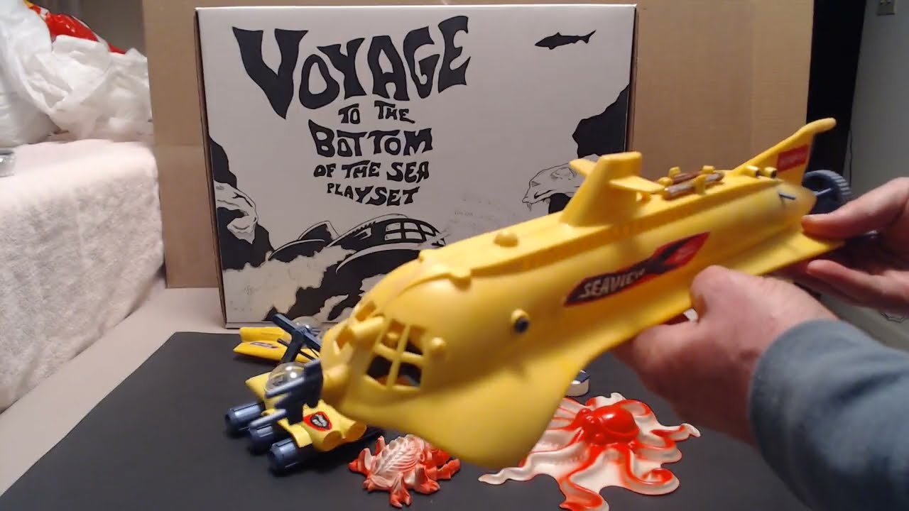 置物 the bottom of the sea Remco Voyage to the Bottom of the Sea Playset 1965 - YouTube
