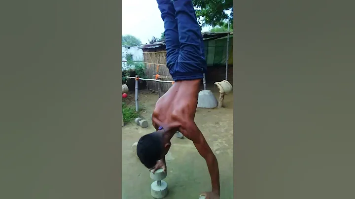 Dar lag rha hai Shayri 💪handstand video 😎Desi gym fitness 😡handstand public #handstand #shortsfeed #
