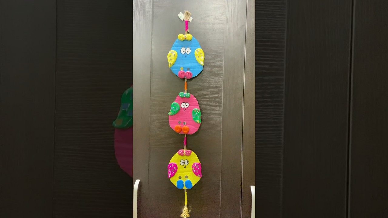 Eco-friendly decor: Wall hanging from cardboard & putty 