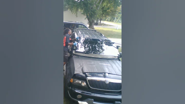 Safelite windshield replacement Tech.Trey👍💯👍 #safelite #music #rock #livecrittercam #raccoondynasty