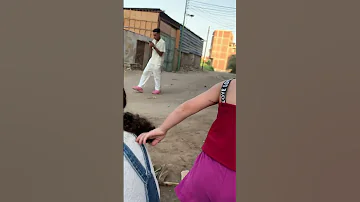 البت دي مش قموره صح 