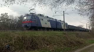 зі штовхачем&quot; ліврея вл80к-082 та вл80к-572 з напіввагонами на бокову колію