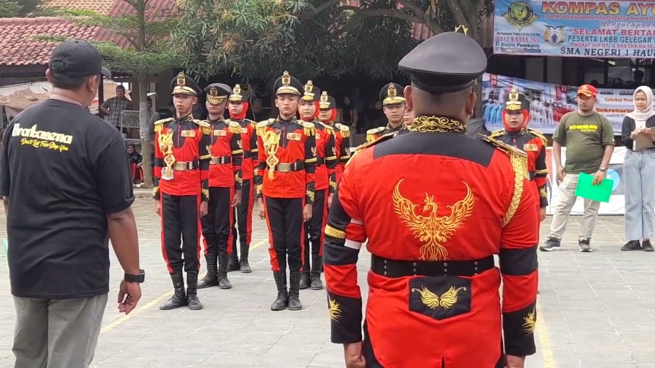 paskibra SMPN 1 CANTIGI PASCABARA tampil di smk Haurgeulis