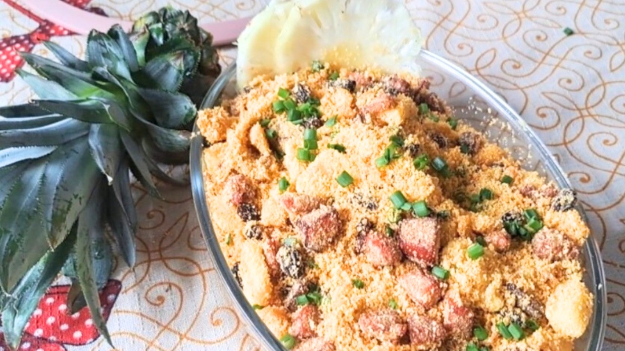 FAROFA DE ABACAXI COM BACON E CALABRESA - YouTube