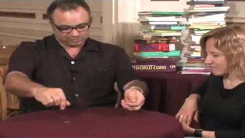 Expanded Shell Poker Chip plus 4 Regular Chips by Tango magic