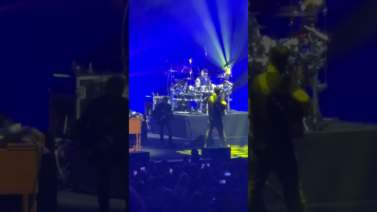 Carter Beauford Drum Solo!  