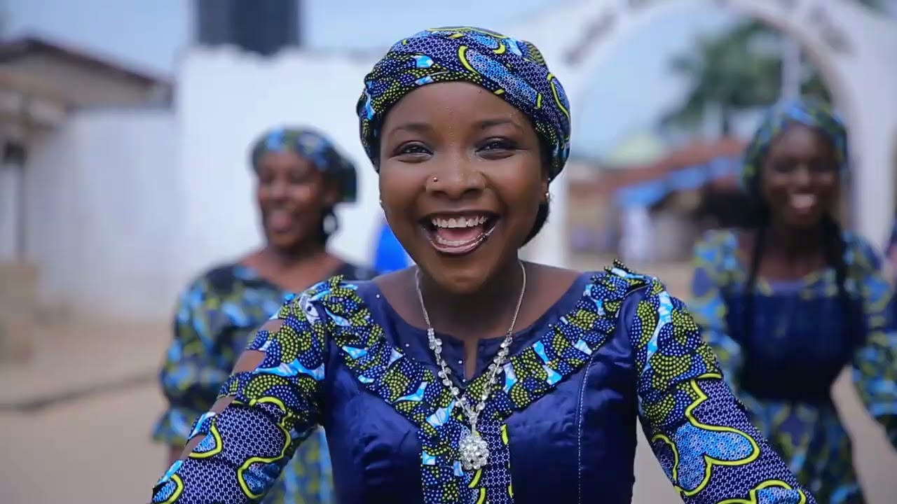 Full Video Sabuwar Wakar Hajiya Agwada Loko Mai Taken SABUWAR GOGGO MALKA BAN MUTU BA