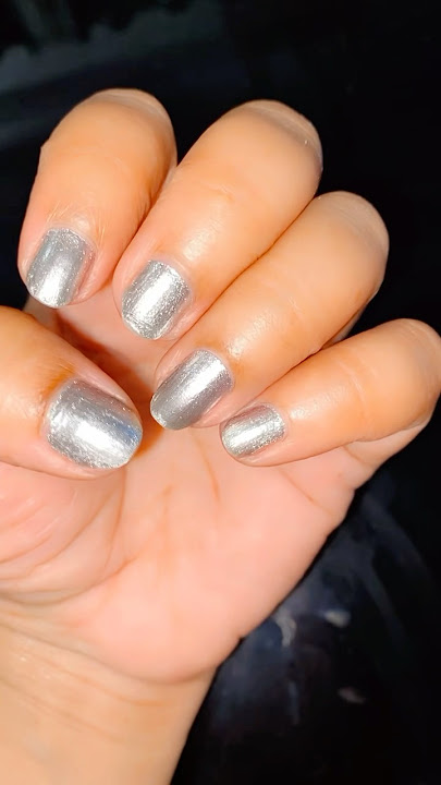This one is pretty💖✨ #shortfeed #simplenails #grey #nailtutorial #glitternails