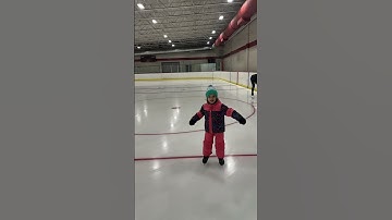 Learning ice skating! #4yearsold #iceskating #learning #kids ❤️
