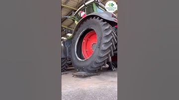 big tractor 🚜 tyre change work #shorts #tractor #machinery