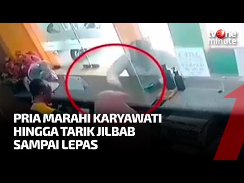 Viral! Seorang Pria Kesal Hingga Tarik Jilbab Karyawati Saat di Loket l tvOne Minute