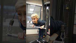 TINY TEXIE LIFTS HER WHOLE BODY WEIGHT! #TINYTEXIE #WORKOUT #FITNESS #LOVE #LITTLEPERSON #YT #SHORTS