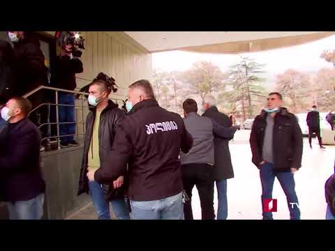 დაპირისპირება ფეხბურთის ფედერაციასთან