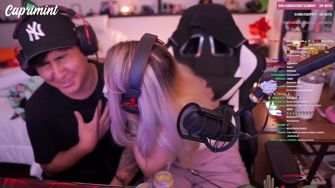 Hermanastros dandose un beso 😱