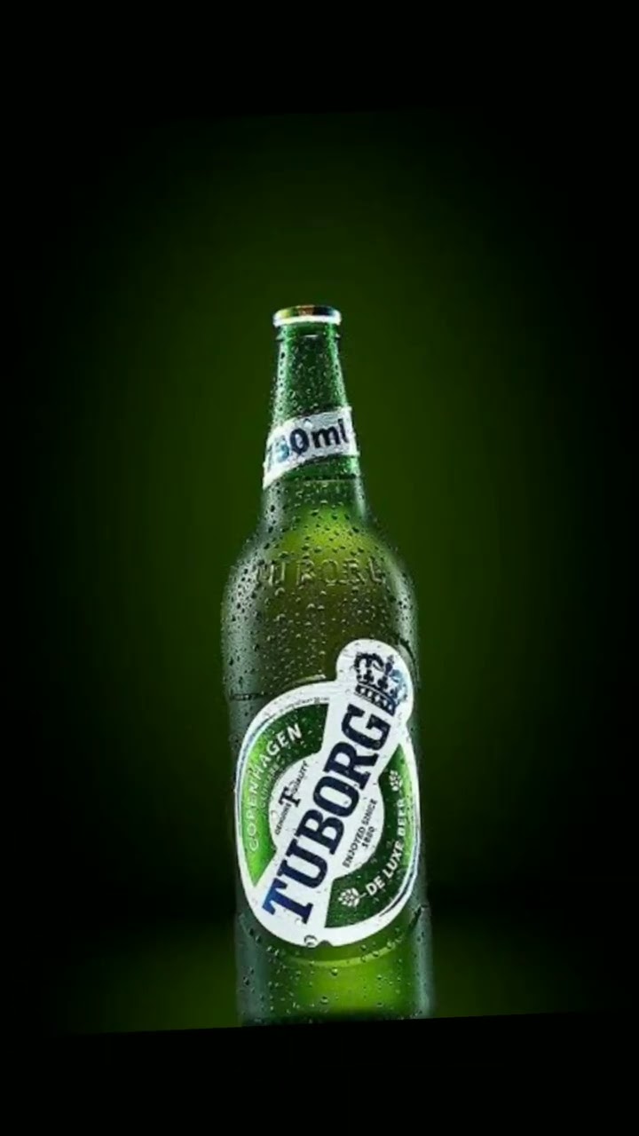 Packshot Factory - Advertising Still Life Product Photography Portfolio - Carlsberg  beer bottle