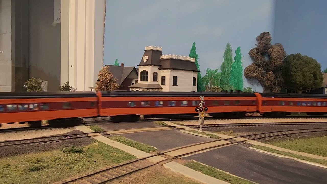 Entering Wausau on the Wisconsin Valley Model Railroad Club 