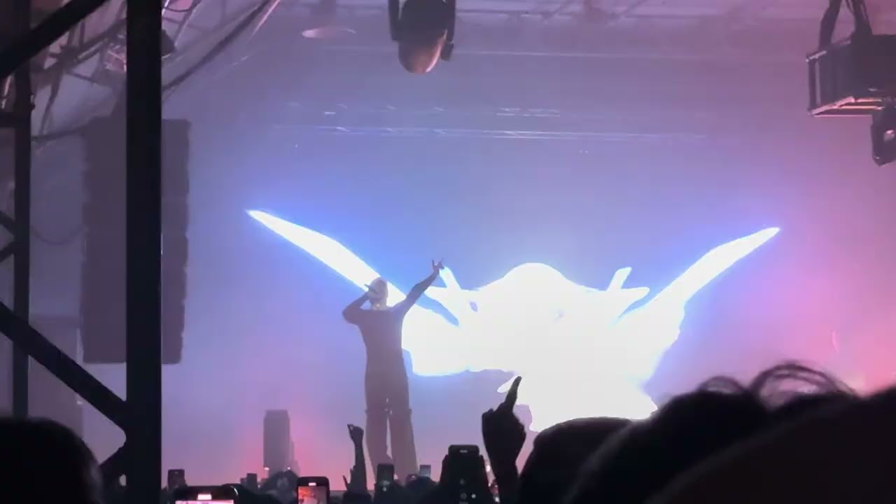 Yung Hurn - HOLLISTER (Live @ TonHalle München 2023)