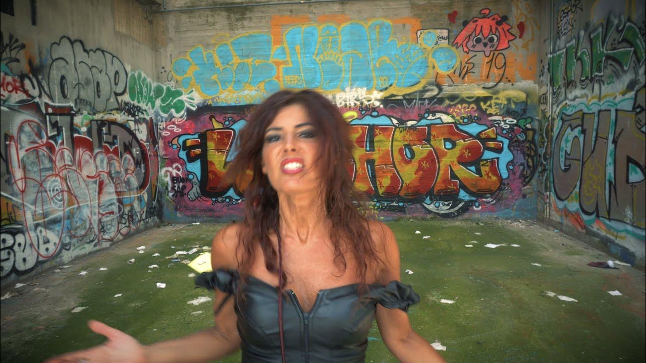 COVER SISTERS ARE DOIN' IT FOR THEMSELVES BY SABRINA FIORAVANTI COVER SISTERS ARE DOIN' IT FOR THEMSELVES BY SABRINA FIORAVANTI