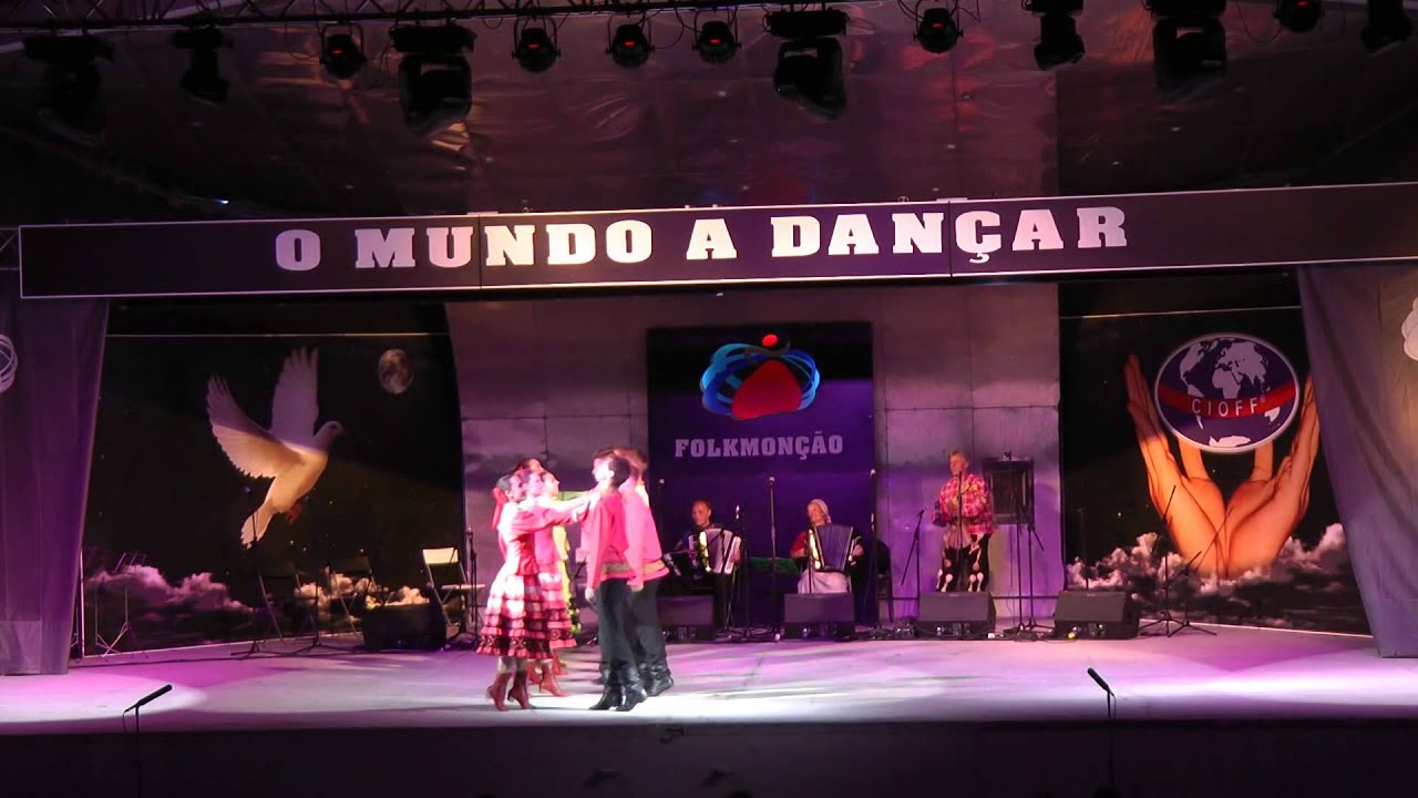 Russian folk dance: Шенкурски (dance from Shenkursk) 俄罗斯国旗