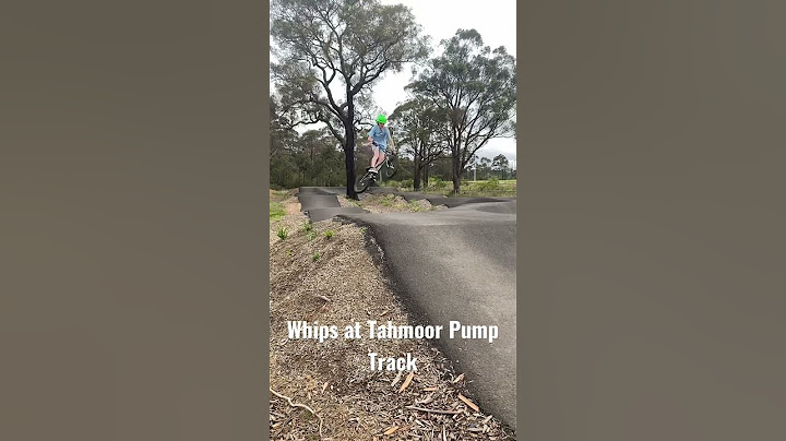 How big can I whip the table top at Tahmoor Pump Track #pumptrack #bmx #bmxlife