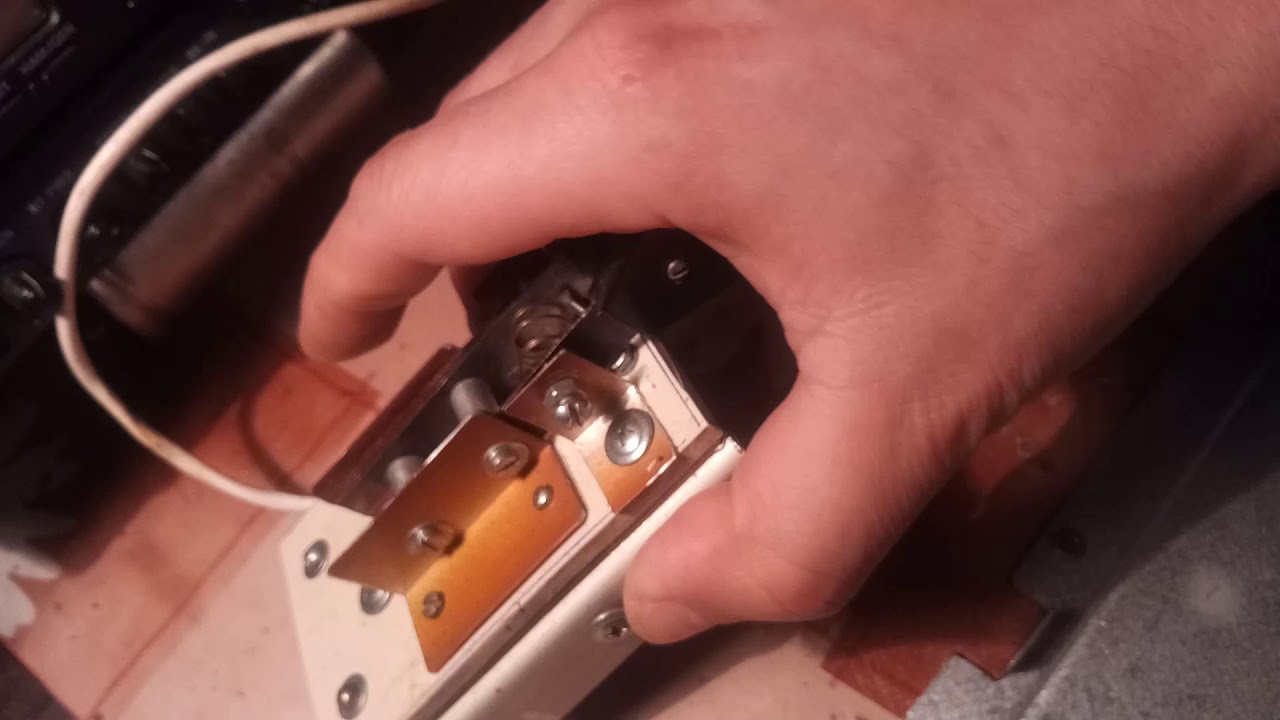 Простой телеграфный ключ своими руками. - YouTube