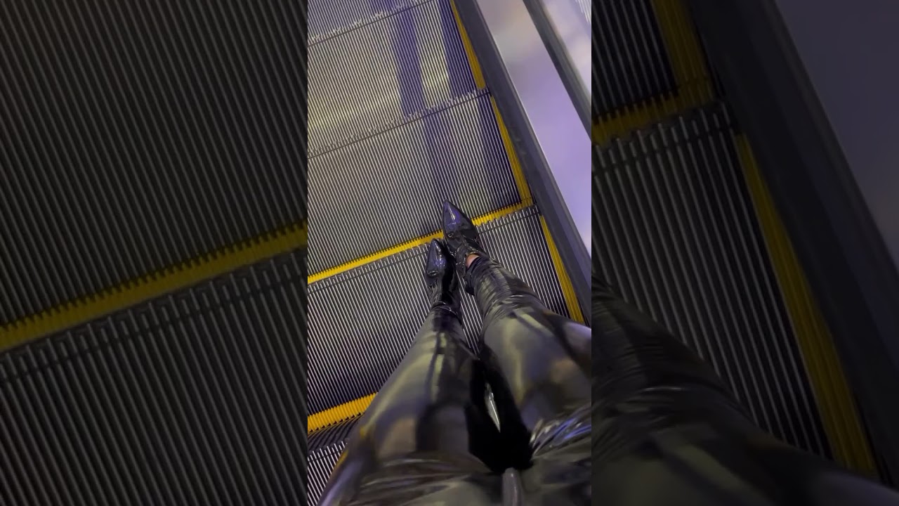 LEGGINGS en VINYL sur une superbe modèle ! 