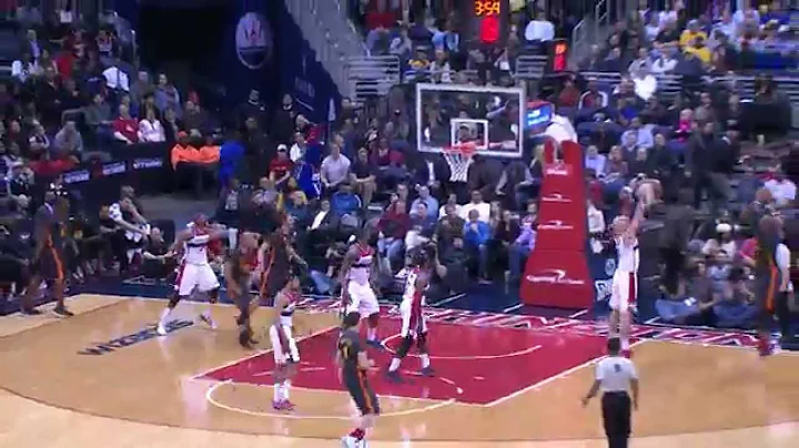 Steph Curry Dazzles with Sweet Behind-the-Back Assist