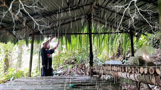 CAMPING HUJAN DERAS PETIR MEMBANGUN TEMPAT PERLINDUNGAN UNTUK BERTAHAN HIDUP DI HUTAN SUNYI SUMATRA