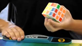 рекорд мира по скоростной сборке кубика рубика одной рукой