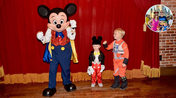 Talking Mickey Mouse at Disney's Magic Kingdom - Meeting Talking Mickey at Walt Disney World 2016