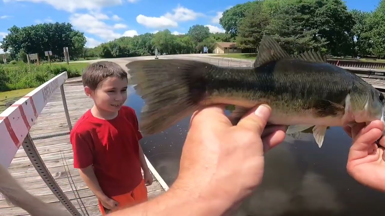 Public boat launch Bass Fishing The Fox River || Maple Grove Boat Launch