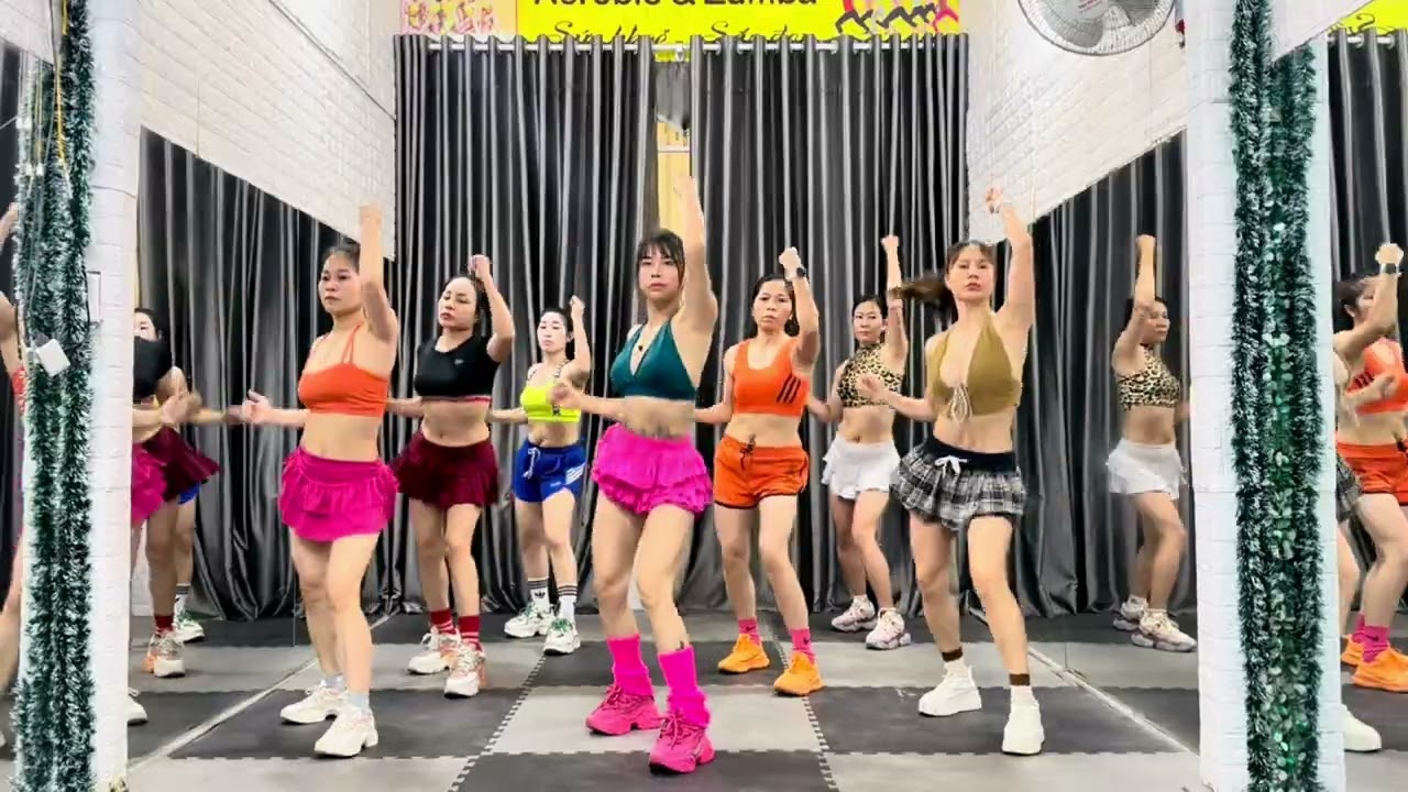 Lắc Hông Aerobic Cho Vòng Eo Thon Mảnh | Giảm Mỡ Vùng Eo.