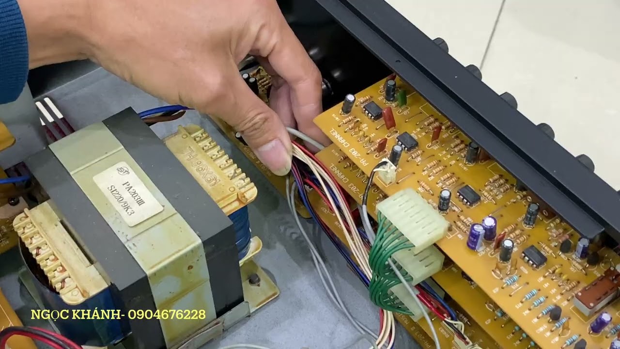 Tiếng ù nền khó chịu của Jaguar 203 III và cách xử lý