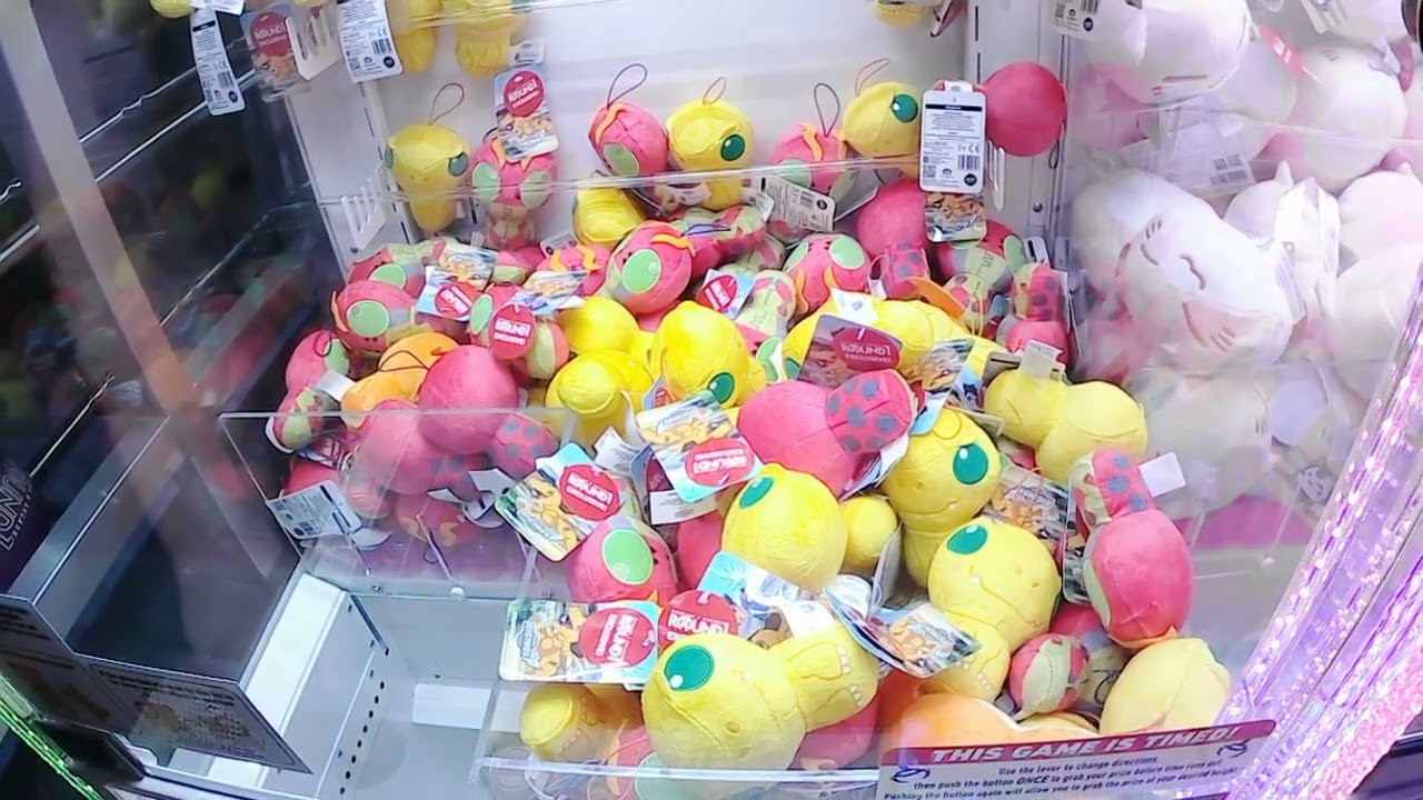 Arcade Adventures with Di & Daughter | Daughter is Luckier than Di on Claw Machines