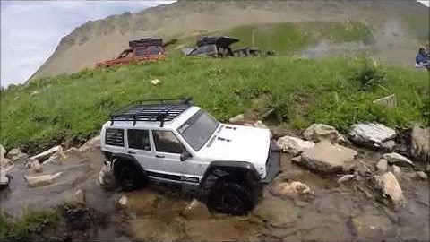 axial scx10 ii rock crawling #1