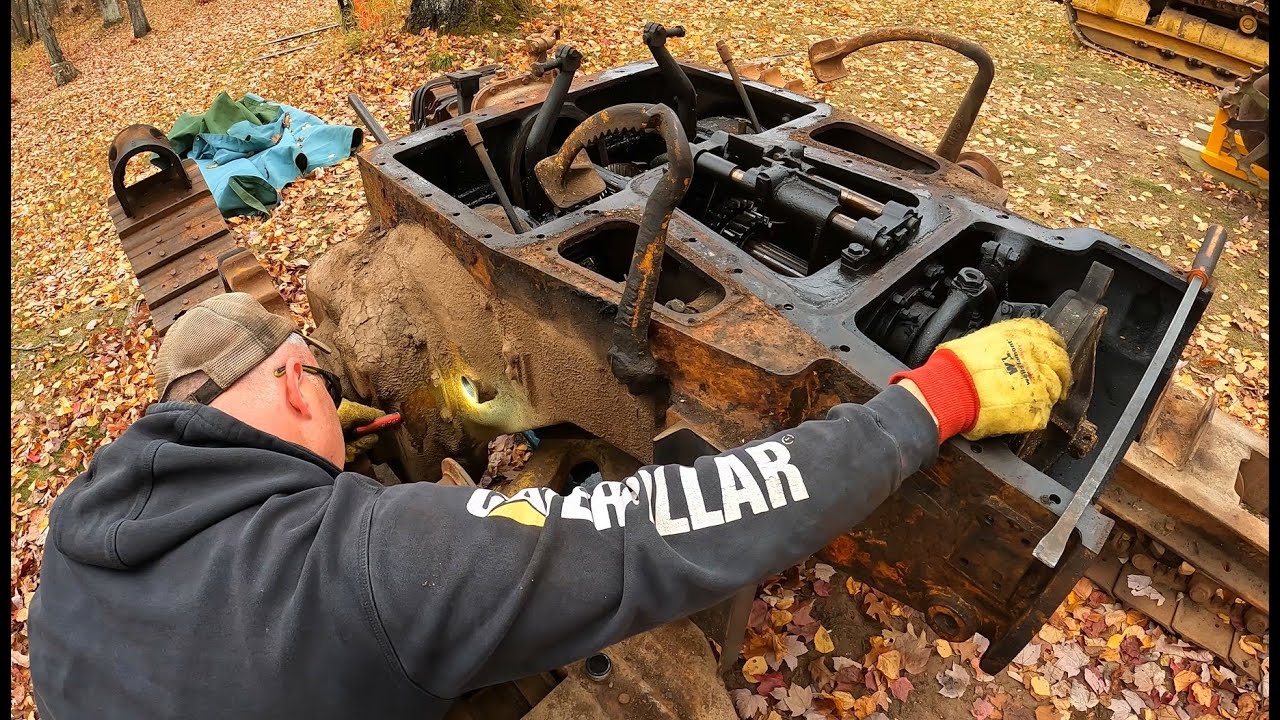 Caterpillar RD6 Main Clutch & PTO Drive Removal - #2H1768 Restoration ...