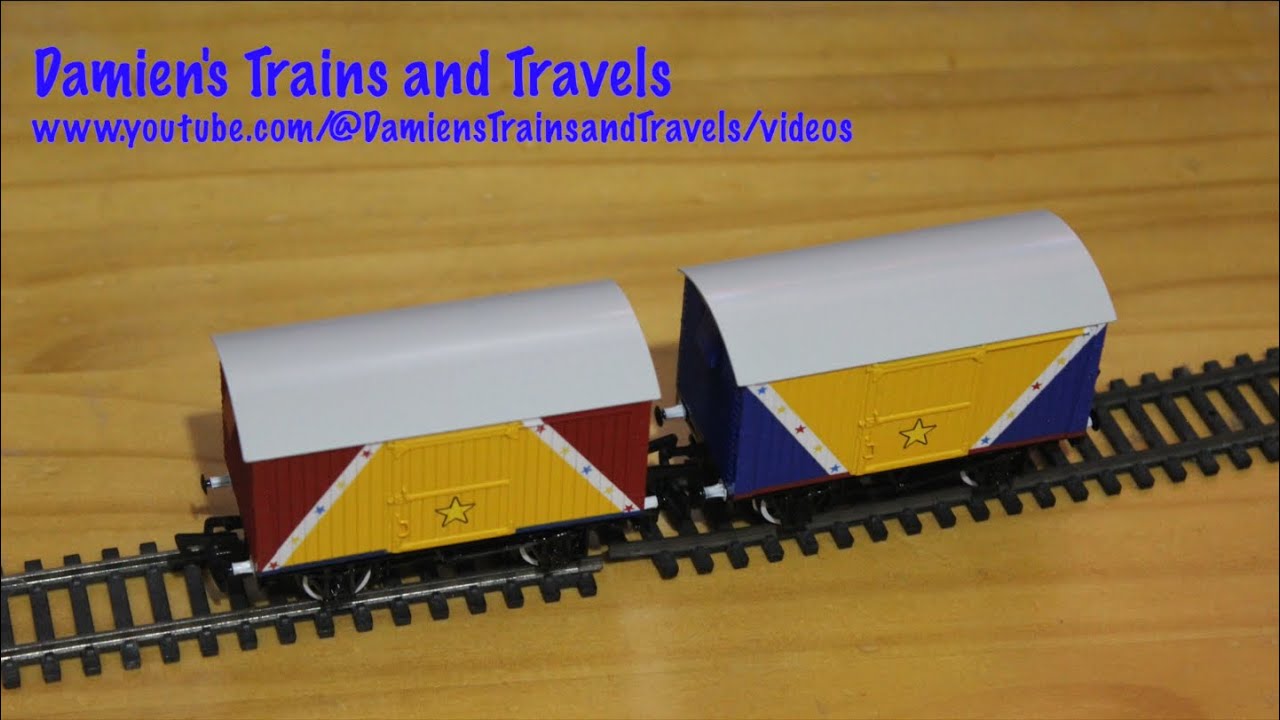 Thomas the Tank Engine - Bachmann Red and Blue 12 Ton Funfair Van ...