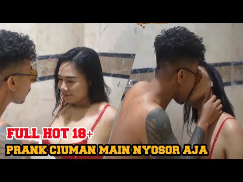 FULL 18+ Prank Ciuman Indonesia Dikamar Mandi - No Sensor